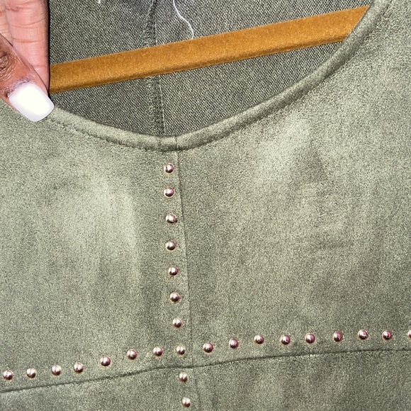 Rae Republic Hunter Green Blouse ✨ - Picture 3 of 3